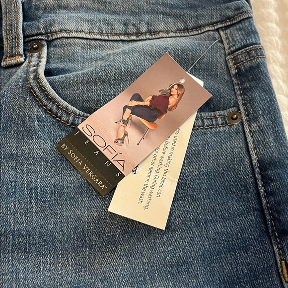 Women’s NWT Sophia Vergar straight, looser fit cuffed Jeans Size 12 - Picture 4 of 8